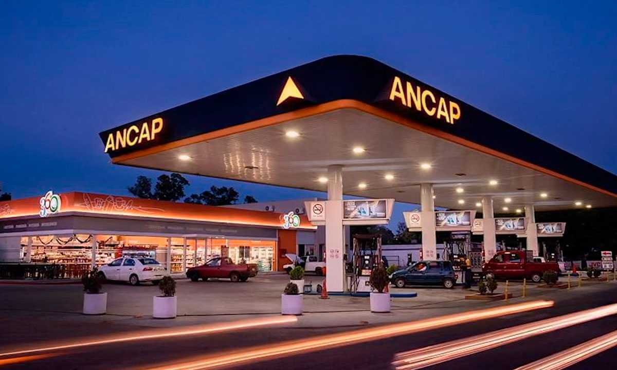 ANCAP fija los precios del combustible según el mercado internacional